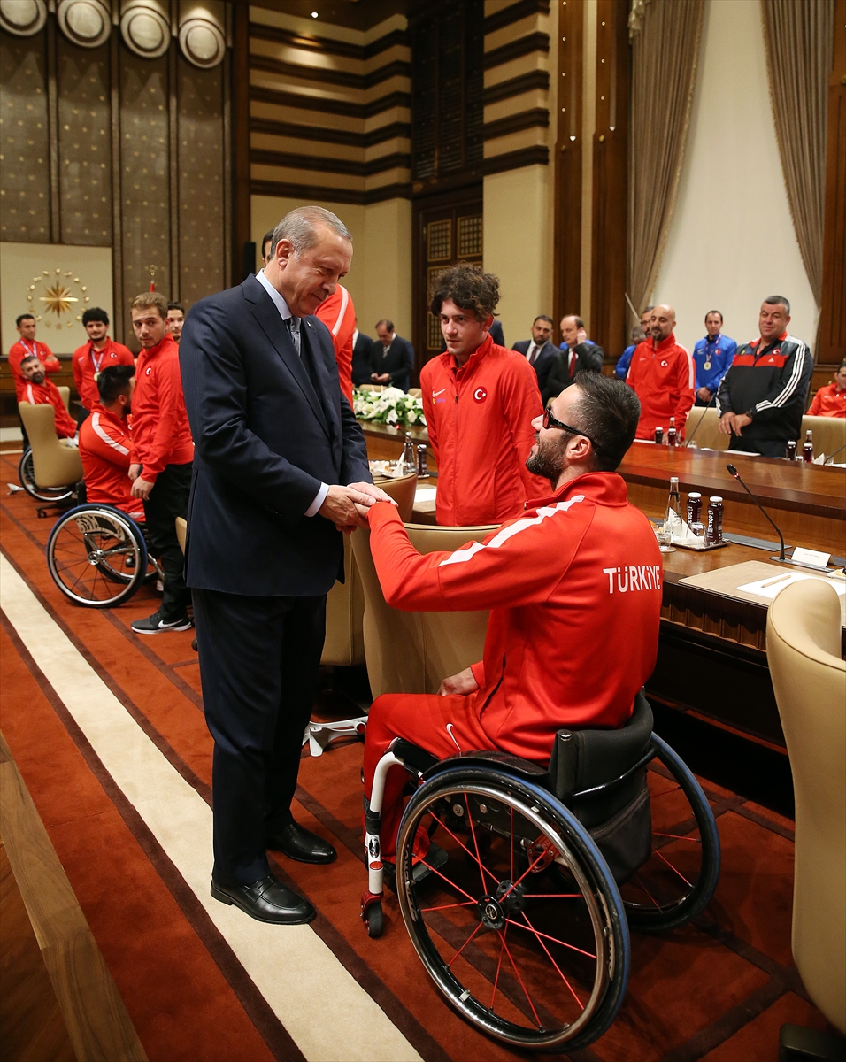 Cumhurbaşkanı Erdoğan Ampute Milli takımını kabul etti - 0