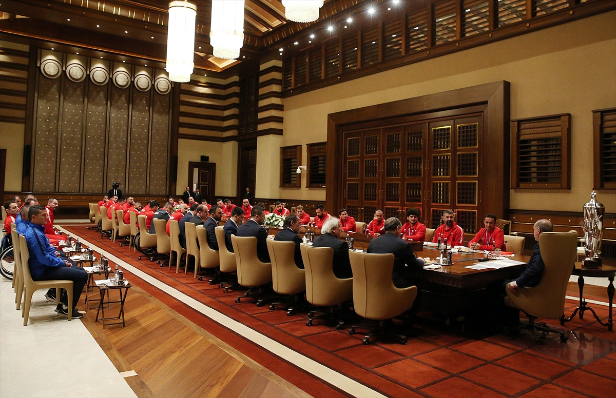 Cumhurbaşkanı Erdoğan Ampute Milli takımını kabul etti - 0