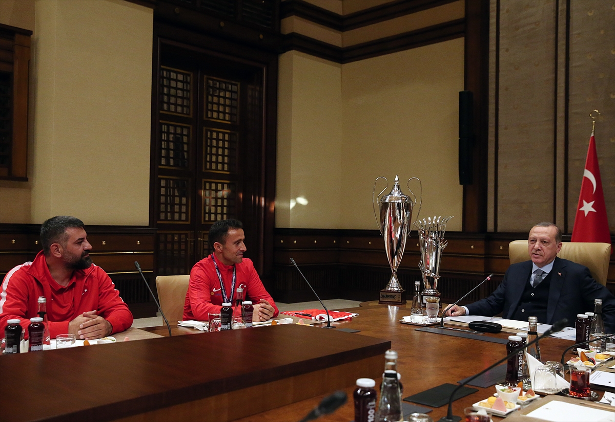 Cumhurbaşkanı Erdoğan Ampute Milli takımını kabul etti - 0