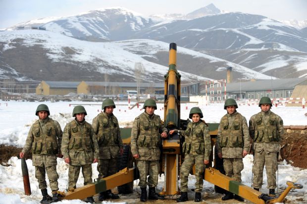 Kadın astsubay adayları eğitimlere başladı - 0