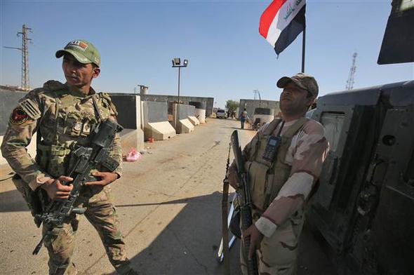 Erbil-Kerkük karayolunda Irak güçleri ve Peşmerge çatışıyor - 0