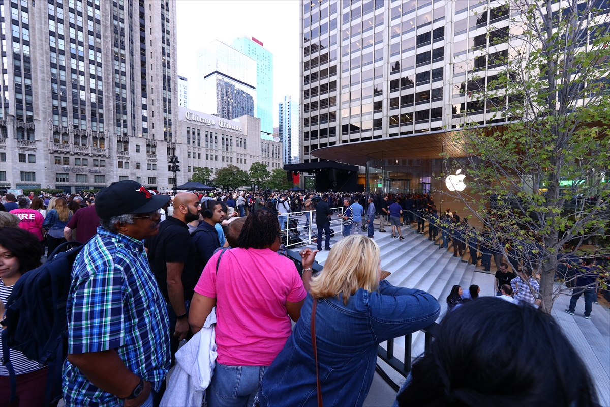 Apple'ın 'MacBook'  şeklindeki yeni mağazası - 2