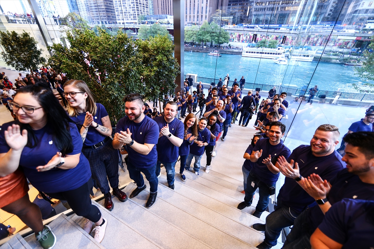 Apple'ın 'MacBook'  şeklindeki yeni mağazası - 6