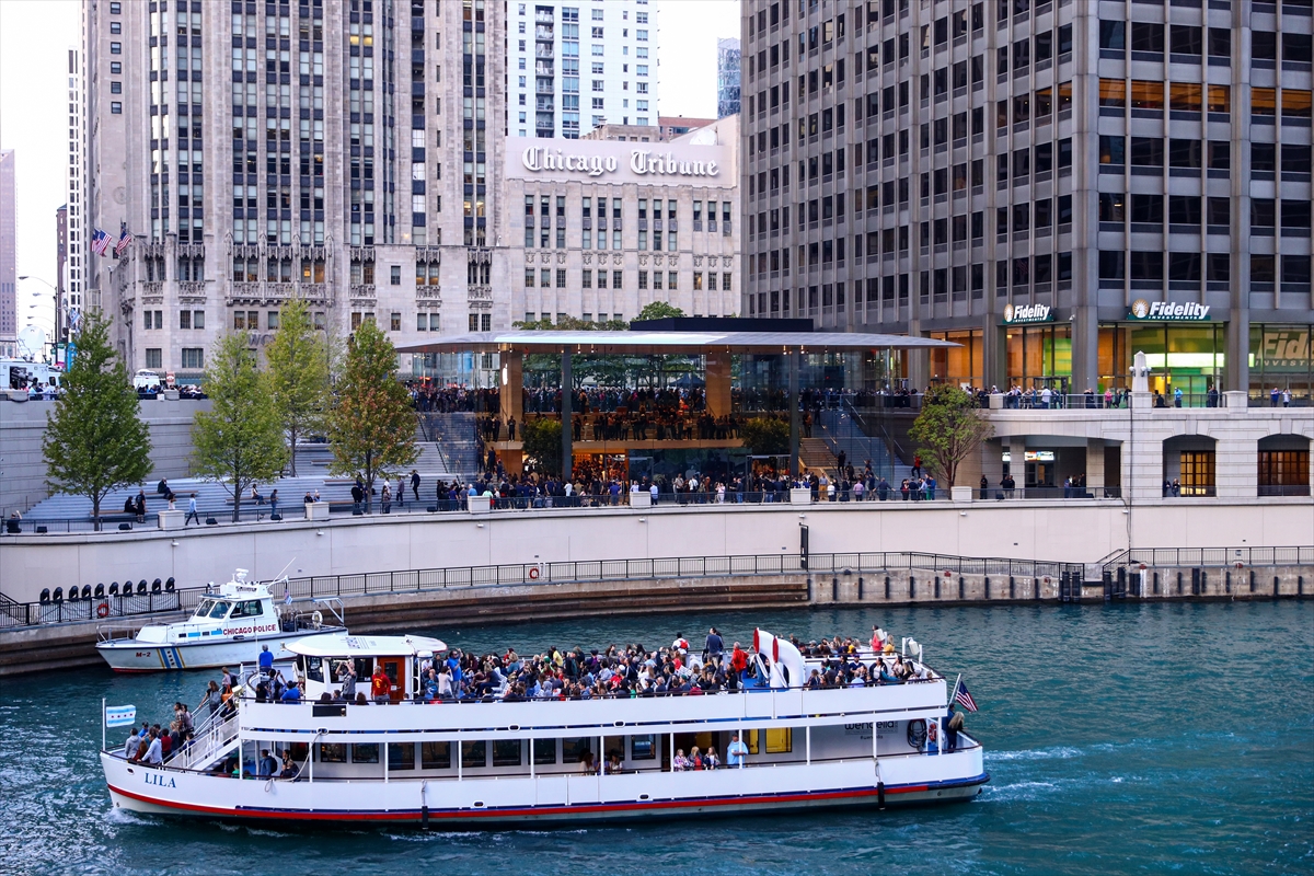 Apple'ın 'MacBook'  şeklindeki yeni mağazası - 10