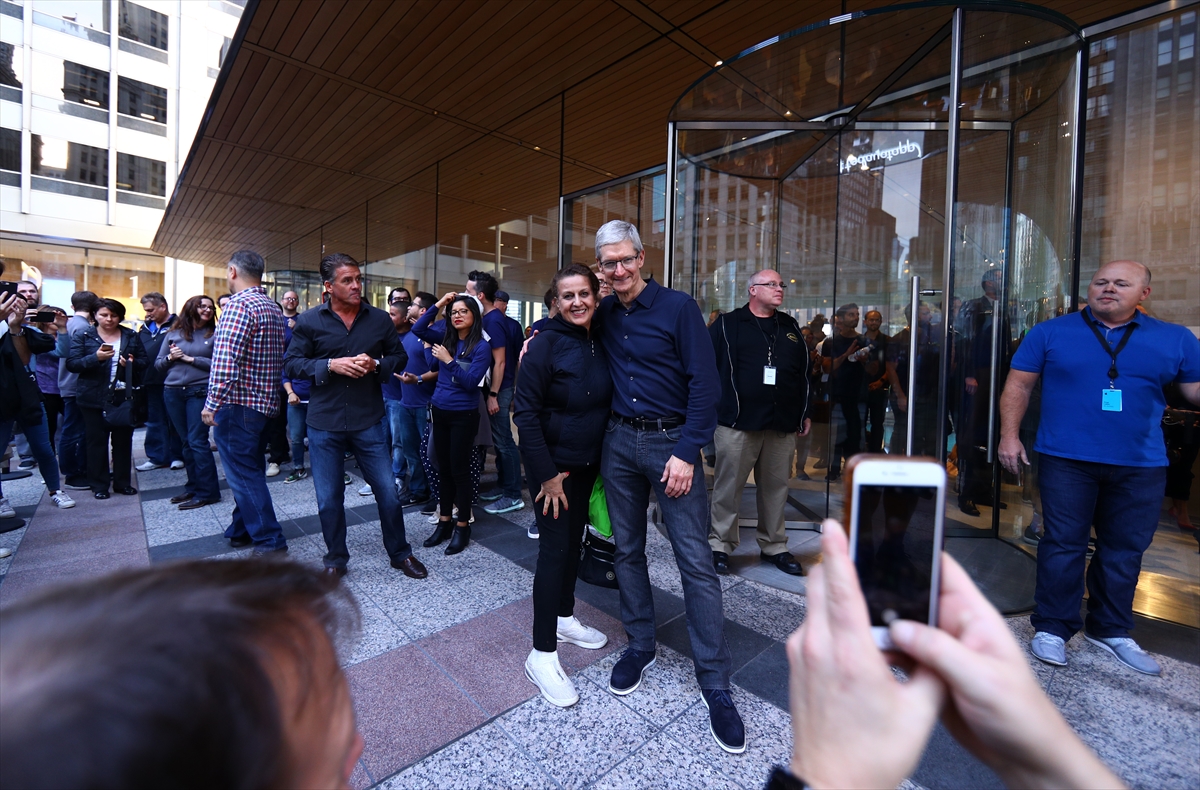 Apple'ın 'MacBook'  şeklindeki yeni mağazası - 13