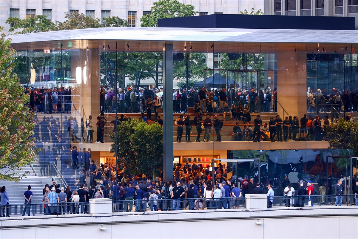 Apple'ın 'MacBook'  şeklindeki yeni mağazası - 14