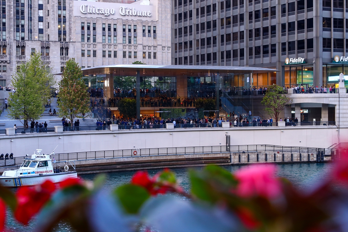 Apple'ın 'MacBook'  şeklindeki yeni mağazası - 17