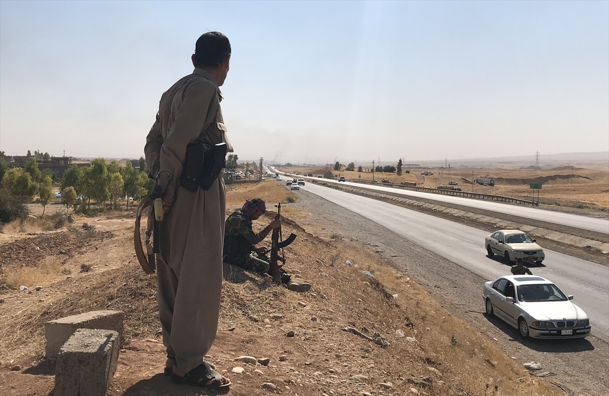 Irak güçleri ve Peşmerge karşı karşıya! Erbil-Kerkük karayolundan kareler - 0