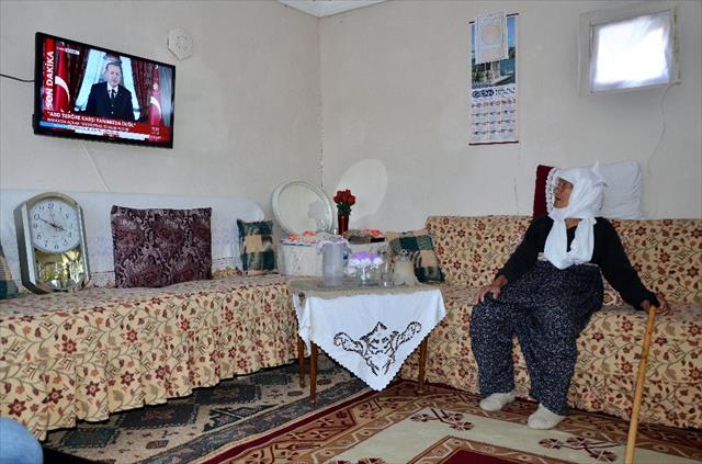 91 yaşında elektriğe kavuştu - 3