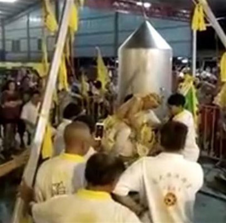 68 yaşındaki adam gösteri sırasında yanarak öldü - 5