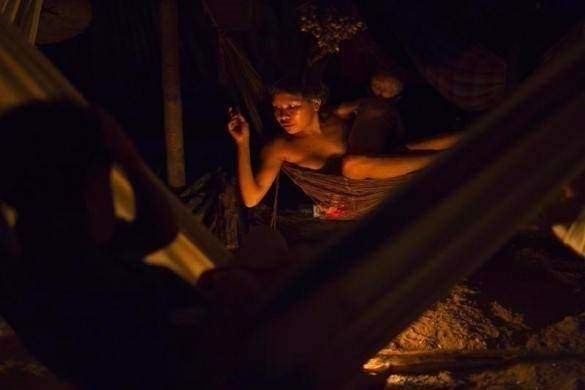 Amazon ormanlarındaki kabile ilk kez görüntülendi - 15