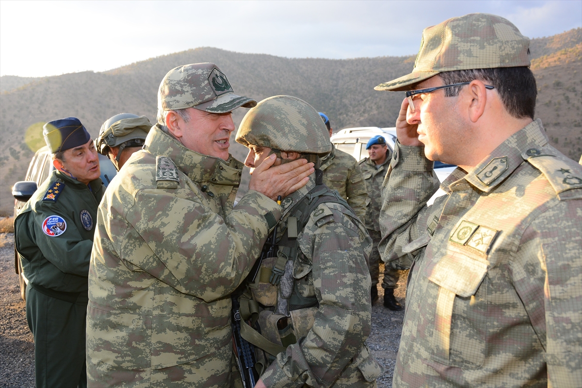 Komutanlar sıfır noktasında - 0