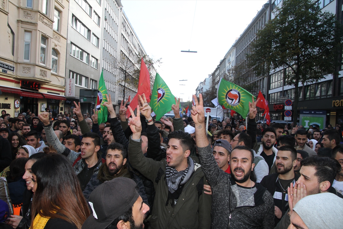 PKK destekçileri Alman polisi ile çatıştı - 0
