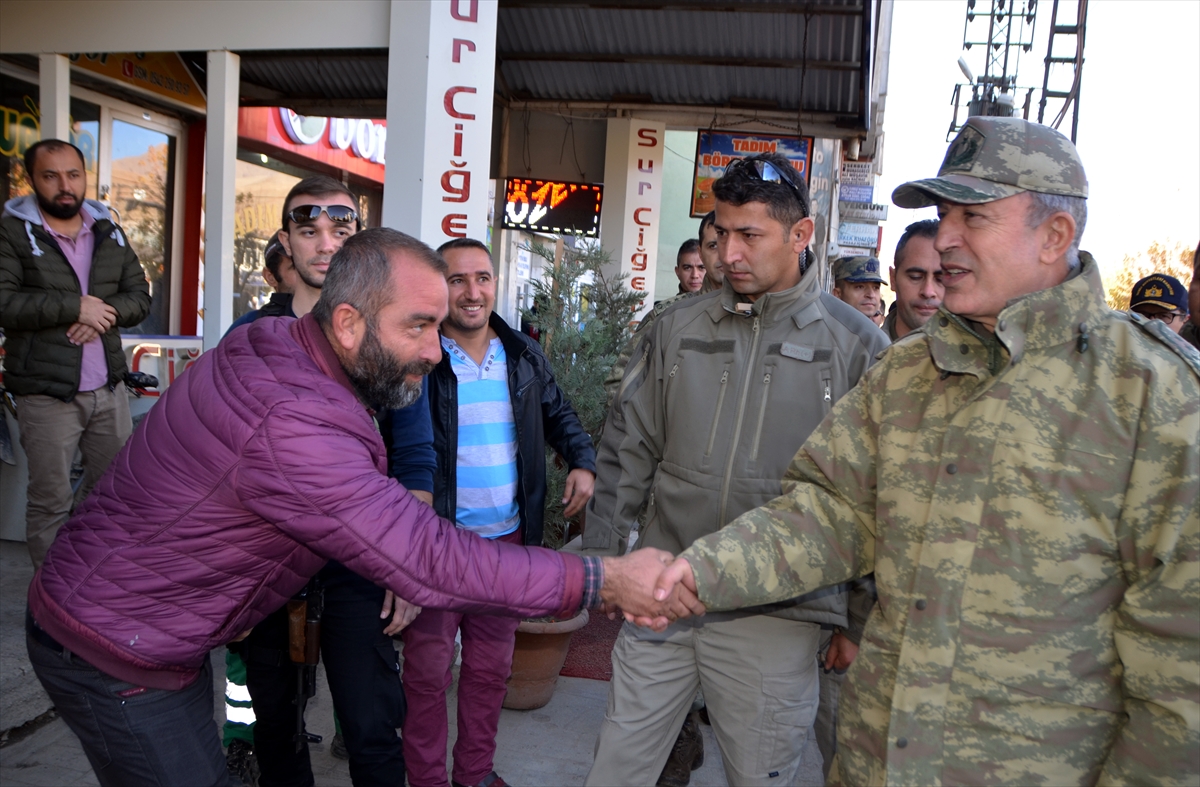 Komutanlar Yüksekova'da - 0