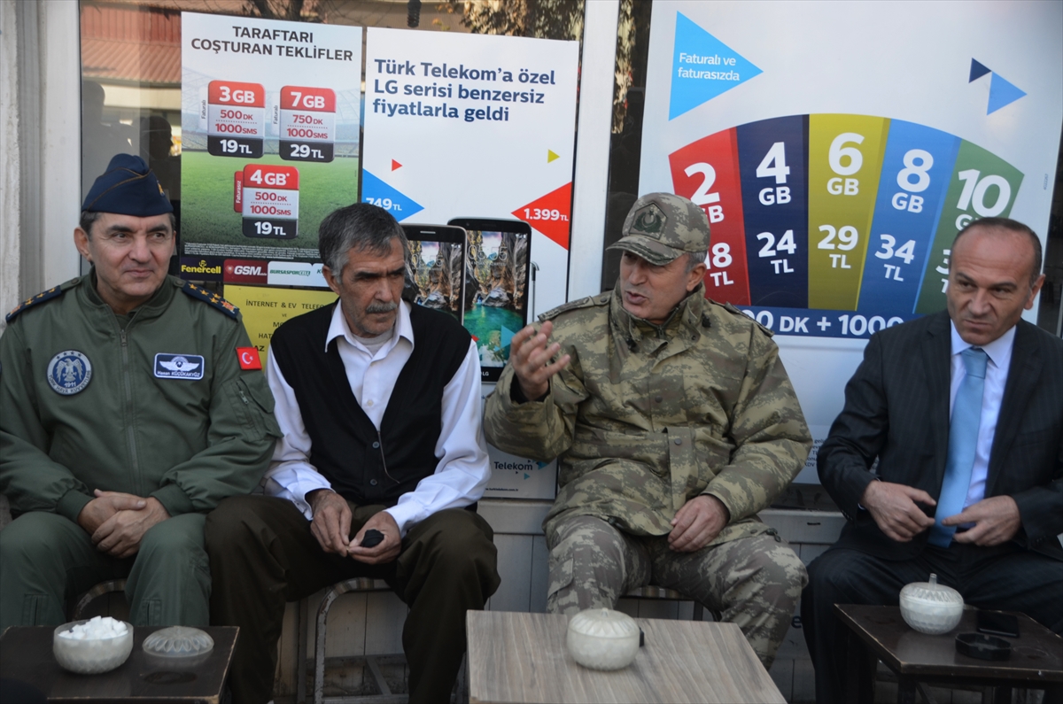 Komutanlar Yüksekova'da - 0