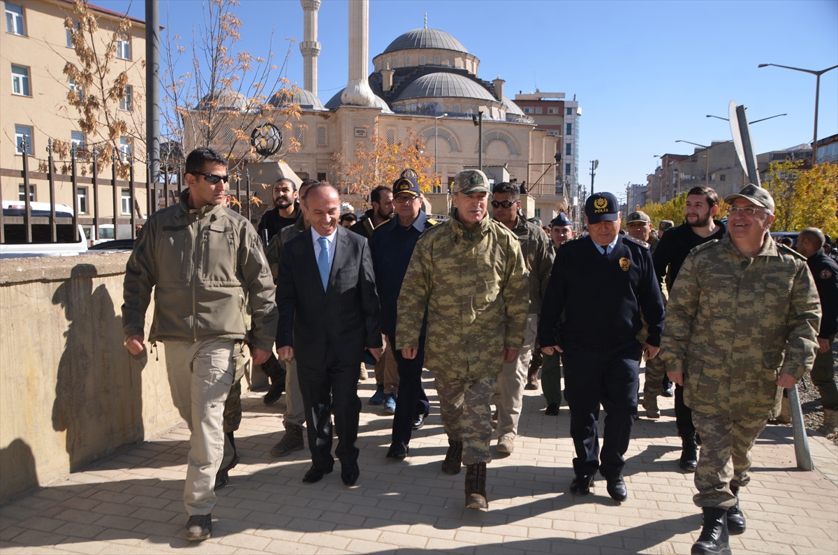 Komutanlar Yüksekova'da - 0