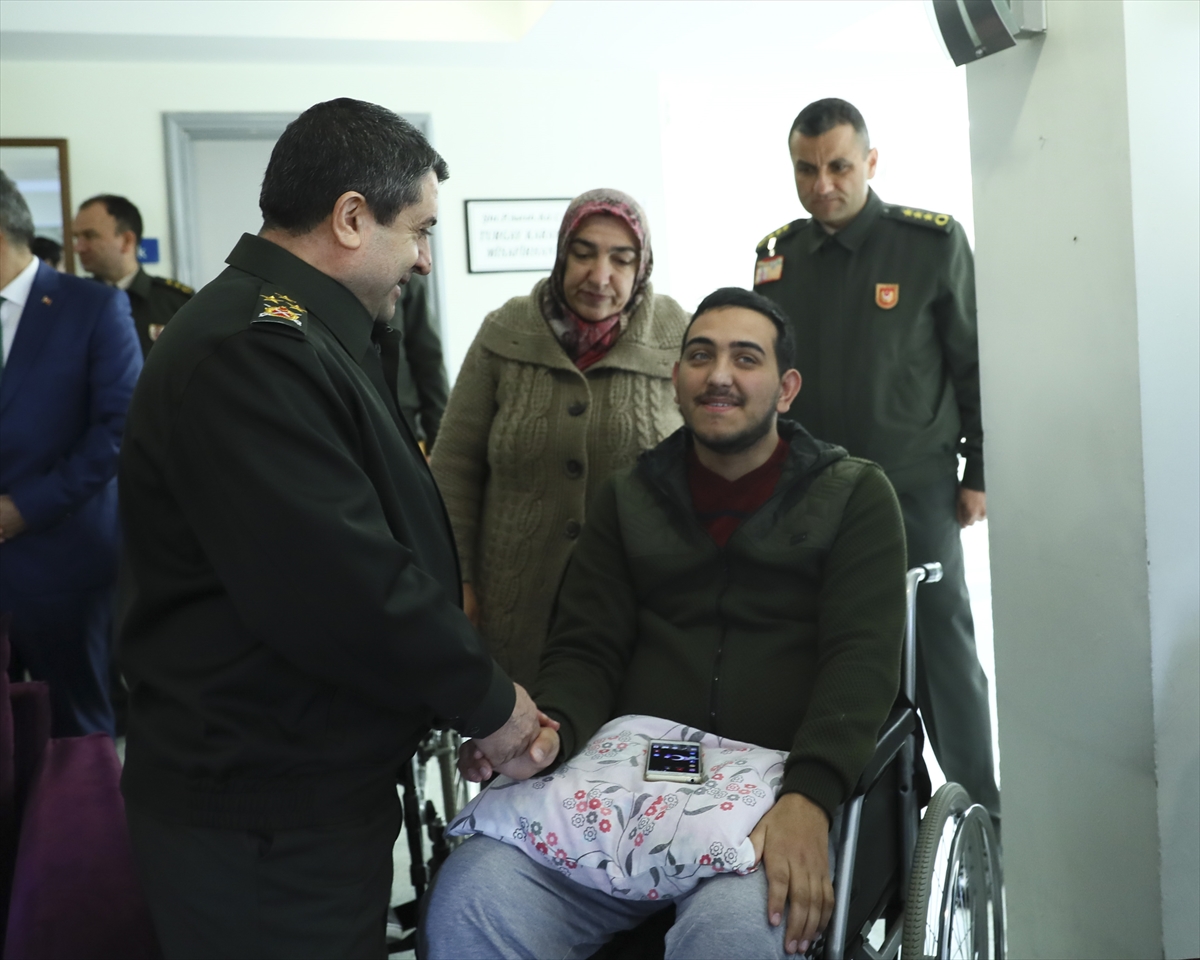 Genelkurmay'dan darp edilen askerlere ziyaret - 0