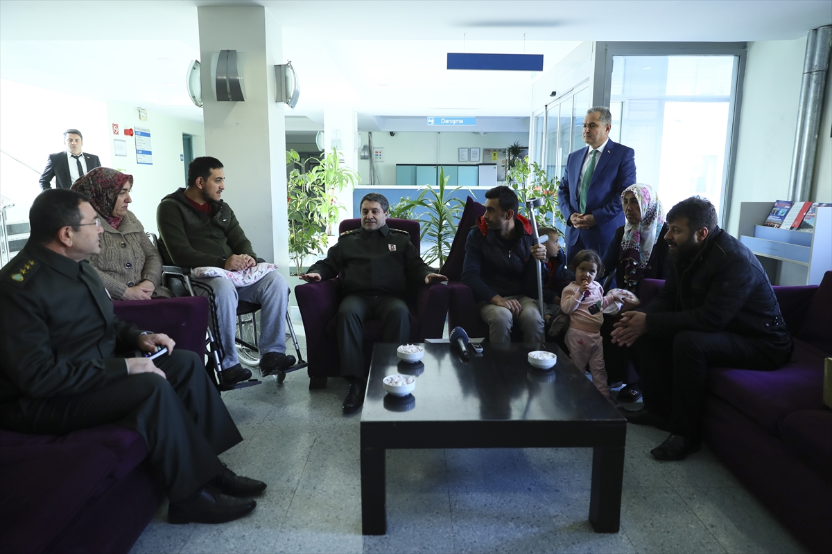 Genelkurmay'dan darp edilen askerlere ziyaret - 0