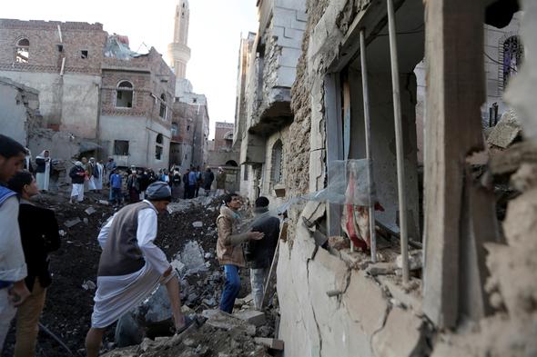 Suudi Arabistan Yemen'e saldırdı - 0