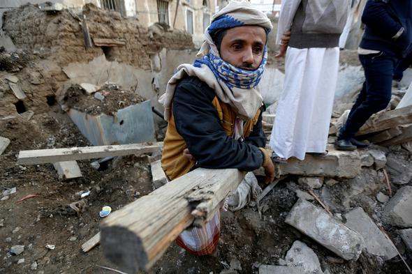 Suudi Arabistan Yemen'e saldırdı - 0