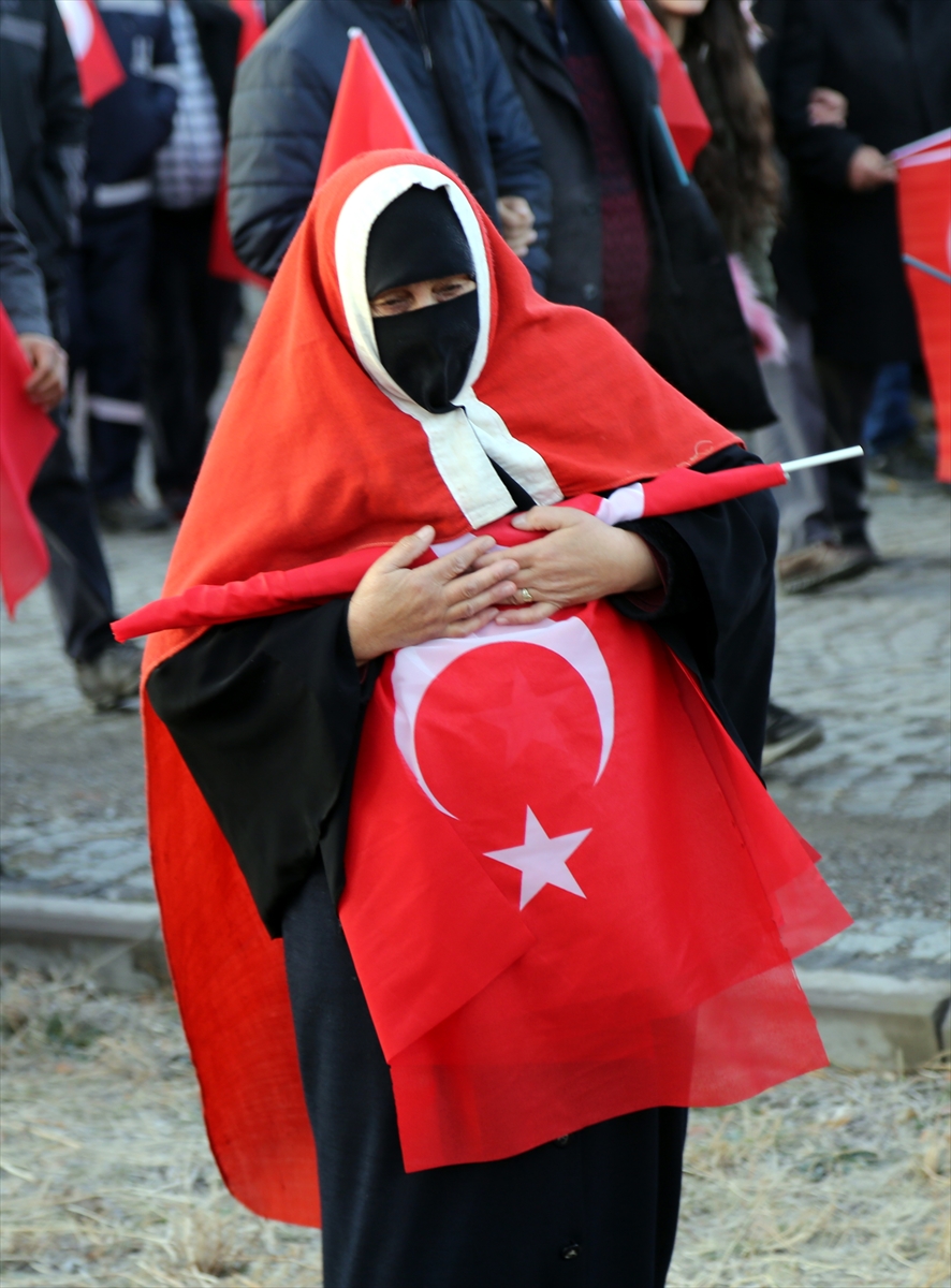 Erzurum'da ecdada saygı yürüyüşü - 0