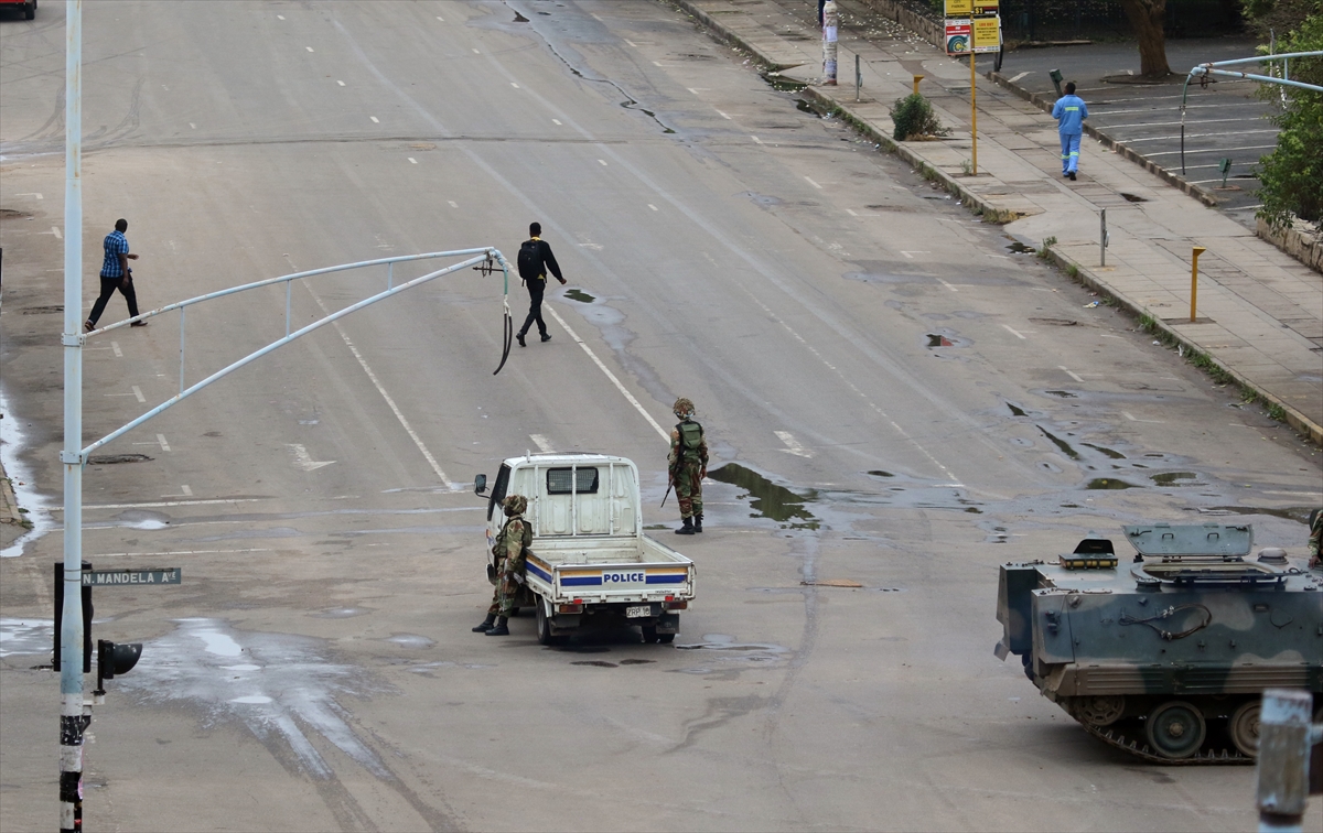 Fotoğraflarla Zimbabve'de askeri darbe - 0
