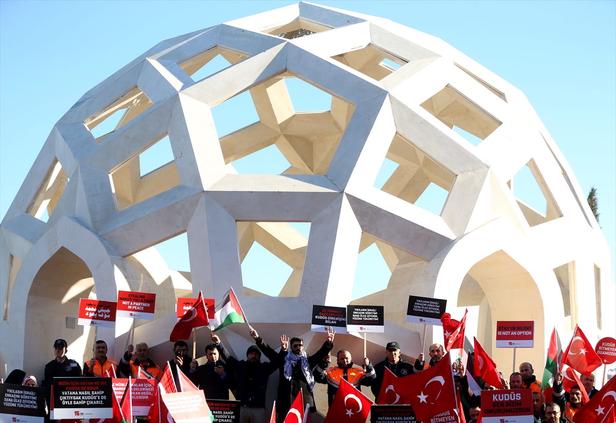 ABD'nin Kudüs kararı Şehitler Makamı'nda protesto edildi - 0