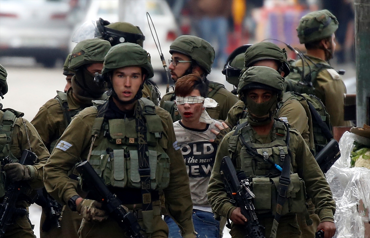 Filistinli çocuk direnişin sembolü oldu - 0