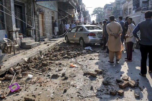 Asya'daki depremde ölü sayısı 300'ü aştı - 25