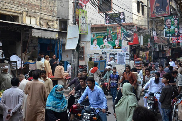 Asya'daki depremde ölü sayısı 300'ü aştı - 28