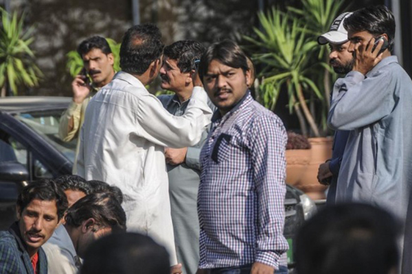 Asya'daki depremde ölü sayısı 300'ü aştı - 23