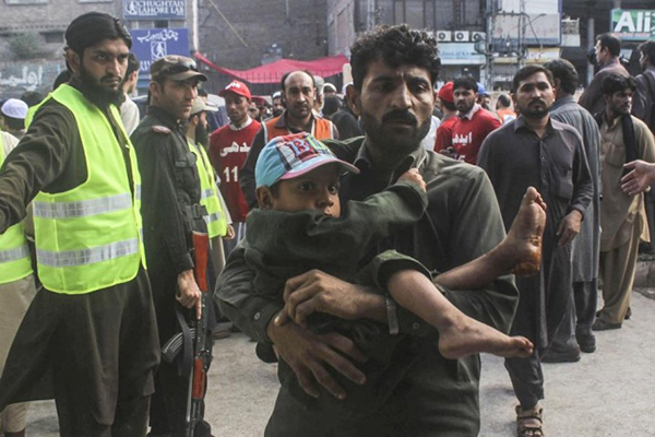 Asya'daki depremde ölü sayısı 300'ü aştı - 21