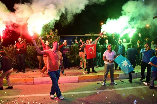 Ak Parti tek başına iktidar - 4