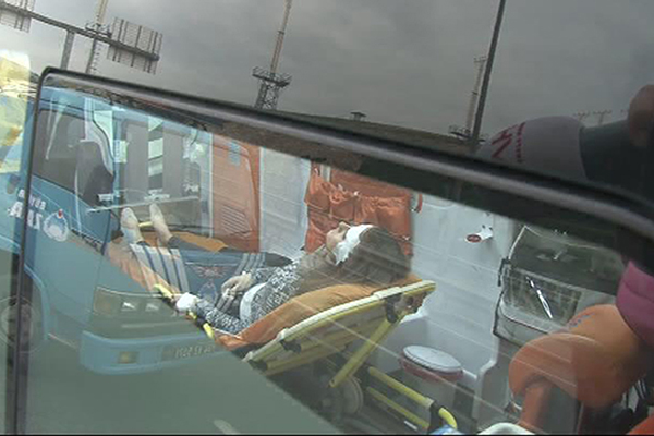 Metrobüs yolunda kaza: 5 yaralı - 2