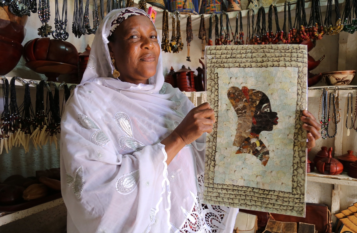 Ölü kelebeklerin kanatlarını sanata dönüştürüyorlar - 0