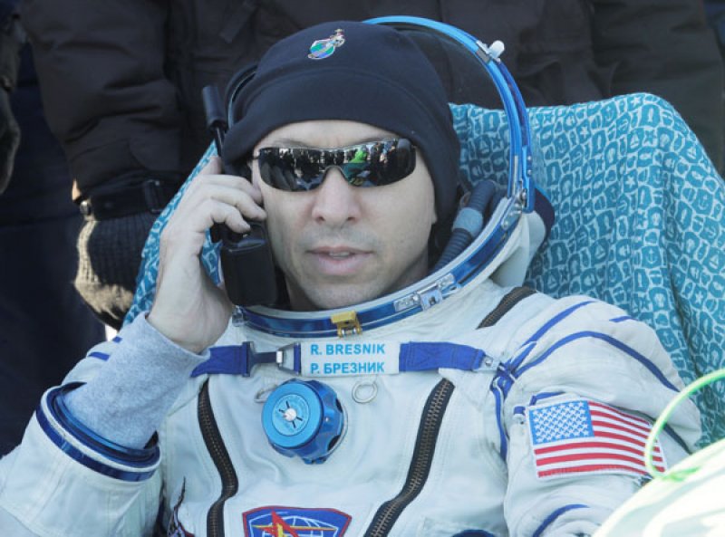 Üç astronot uzaydan dönüş yaptı - 0