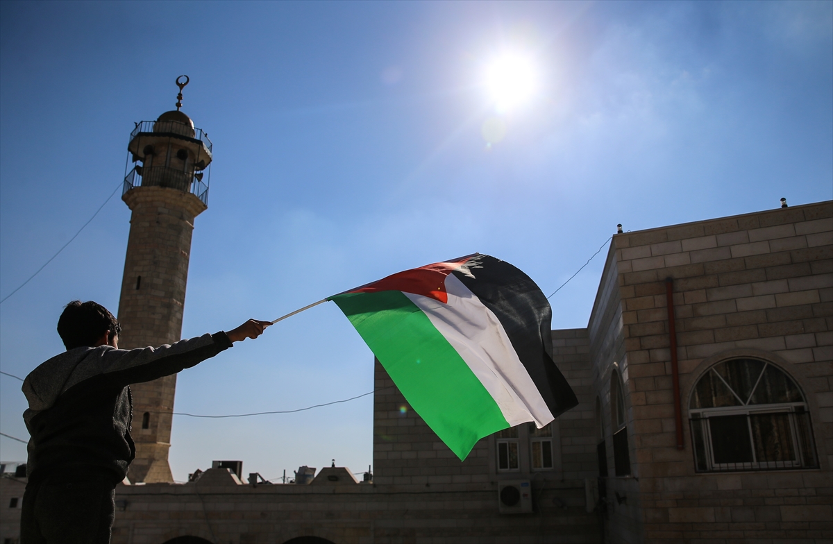 İsrail'in şehit ettiği Filistinli defnedildi - 0