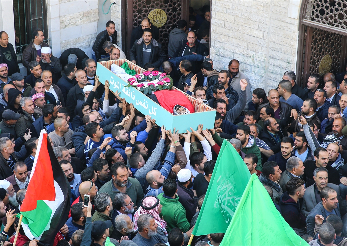 İsrail'in şehit ettiği Filistinli defnedildi - 0