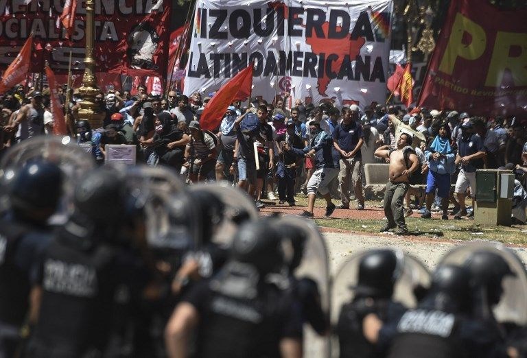 Arjantin'de maaş indirimi önerisi emeklileri ayaklandırdı - 11