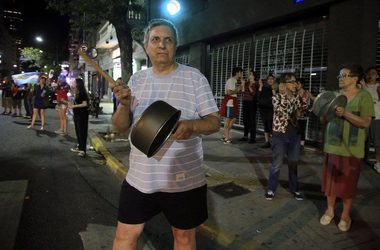 Arjantin'de maaş indirimi önerisi emeklileri ayaklandırdı - 17