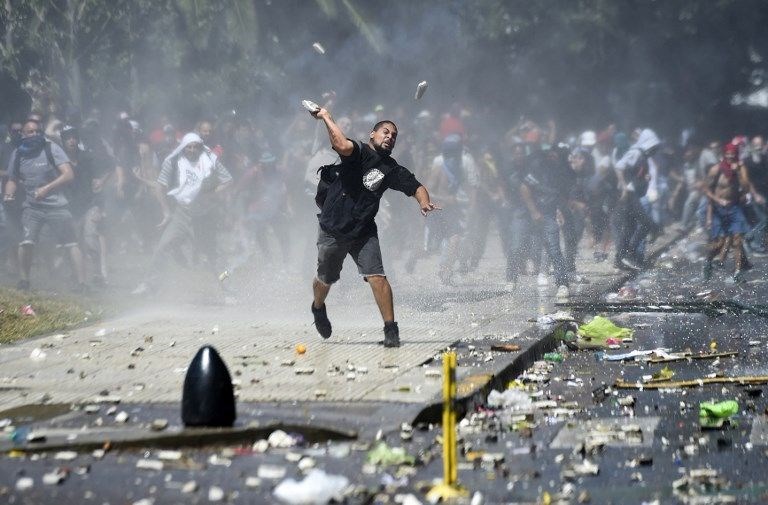 Arjantin'de maaş indirimi önerisi emeklileri ayaklandırdı - 18