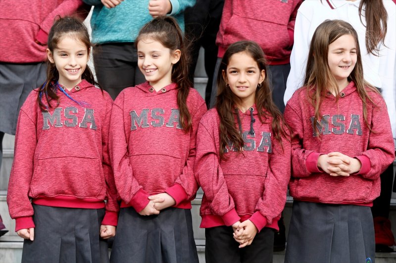 33 ikiz ve bir üçüz öğrencili okul Guinnes'a aday olacak - 3