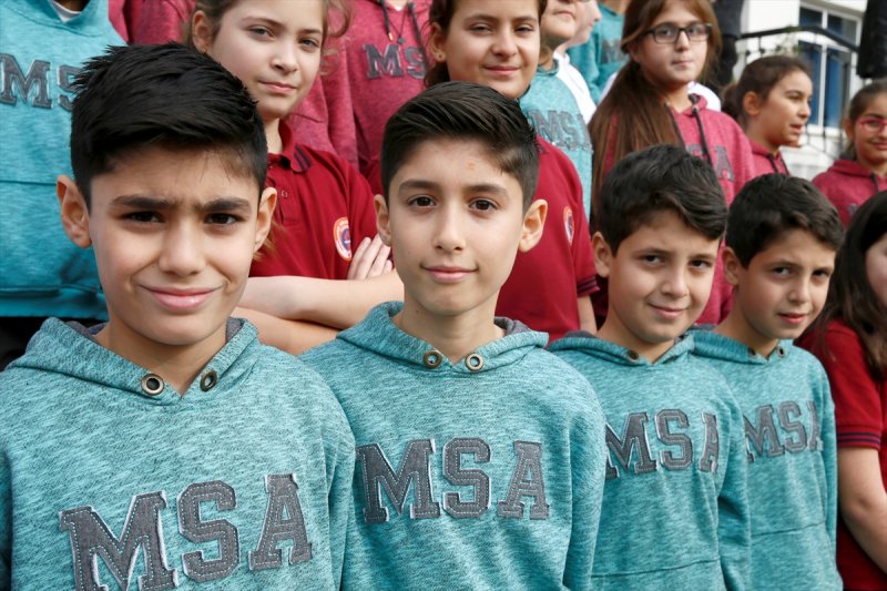 33 ikiz ve bir üçüz öğrencili okul Guinnes'a aday olacak - 6