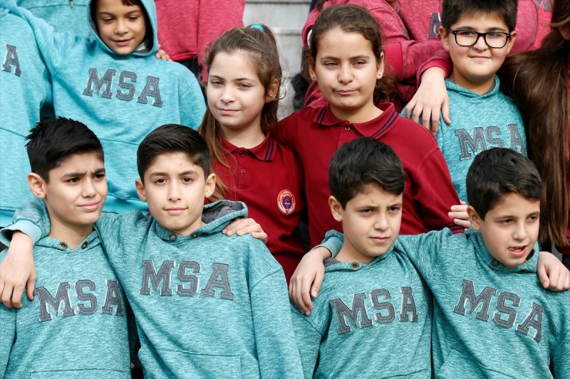 33 ikiz ve bir üçüz öğrencili okul Guinnes'a aday olacak - 7