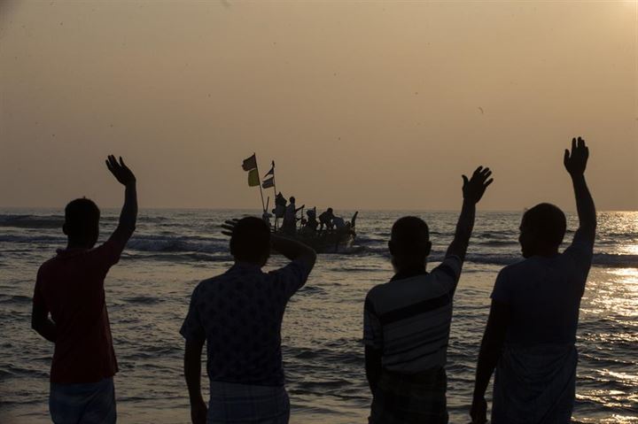 Bambudan tekneyle okyanusta ekmek kavgası - 2