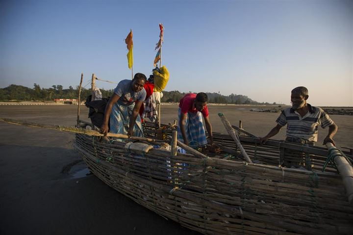 Bambudan tekneyle okyanusta ekmek kavgası - 5