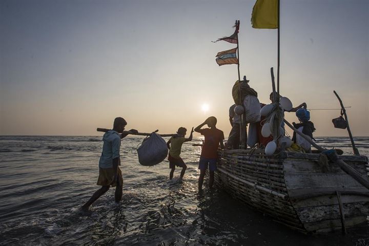 Bambudan tekneyle okyanusta ekmek kavgası - 8