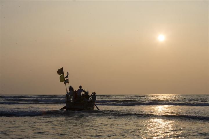 Bambudan tekneyle okyanusta ekmek kavgası - 12