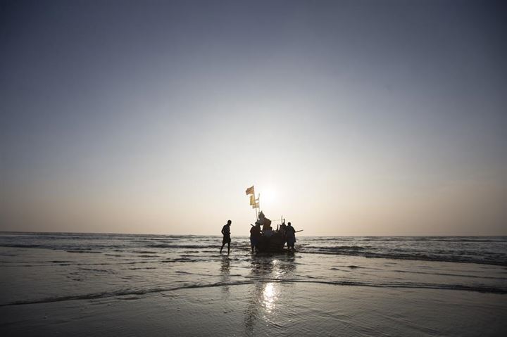Bambudan tekneyle okyanusta ekmek kavgası - 14