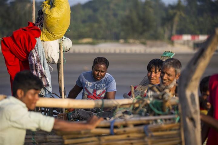 Bambudan tekneyle okyanusta ekmek kavgası - 15